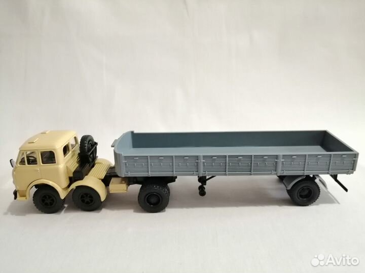 Модель маз-520 с полуприцепом маз-9380 1986г