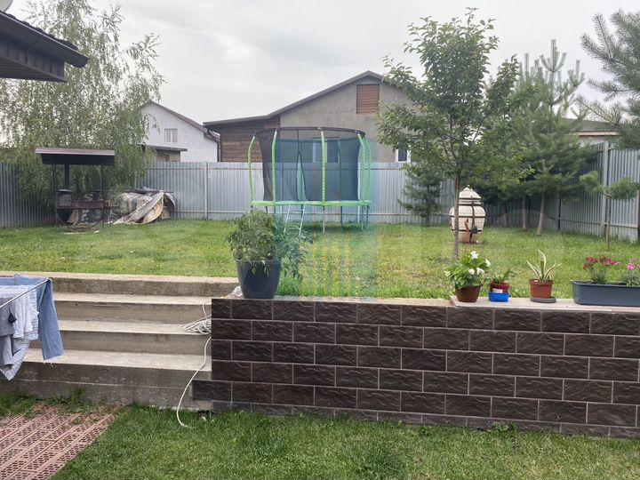 Дом 173,2 м² на участке 6 сот.