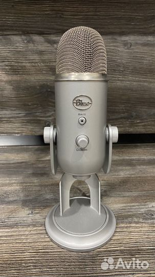 Студийный микрофон blue yeti