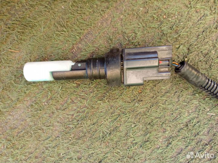 Датчик уровня жидкости стеклоомывателя Ford Focus