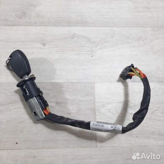 Замок зажигания Renault Sandero 2013