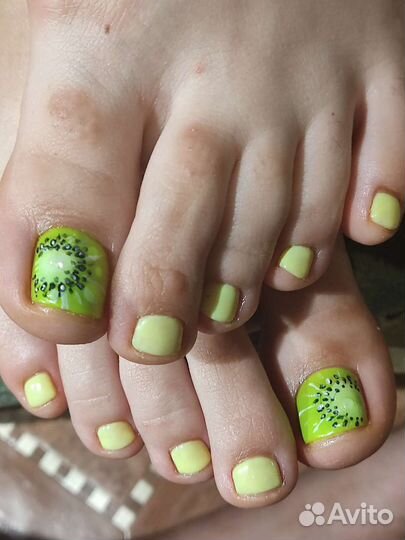 Маникюр и педикюр