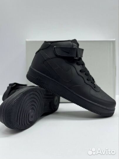 Nike air force 1 mid black