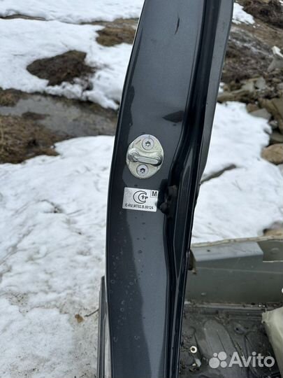 Боковые центральные стойки кузова outlander 3