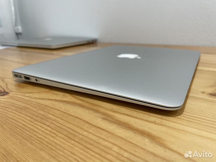 Macbook Air 13 (Early 2014)