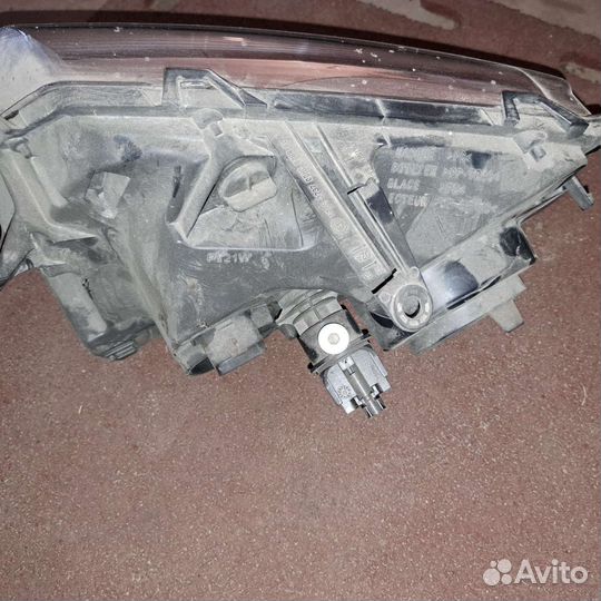 Фара Renault Duster