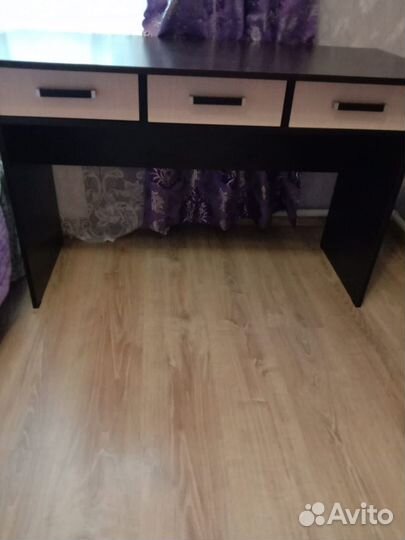 Стол письменный