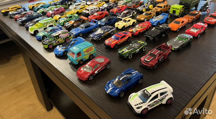 Машинки hotwheels