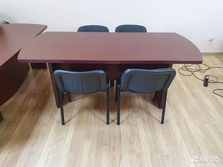 Офисная мебель стол