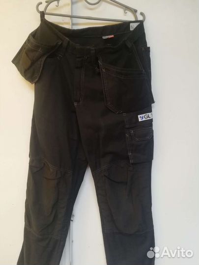 Роба Strauss, mascot