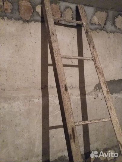 Лестница цельно-металлическая 2 м 52 см