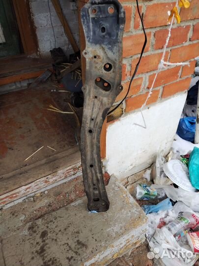 Toyota carina е балка лыжа