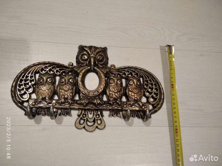 Настенная вешалка