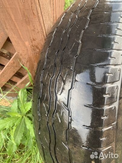 Bridgestone Dueler H/T 687 225/65 R17