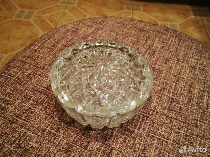 Хрустальные пепельница и шкатулка