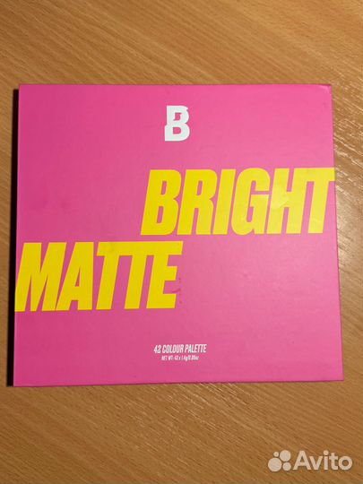 Палетка теней beauty bay