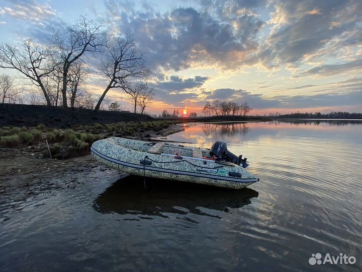 Лодка с мотором