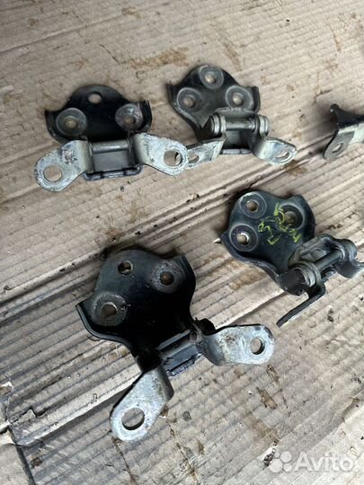 Петли дверей Chevrolet Lacetti Большой выбор