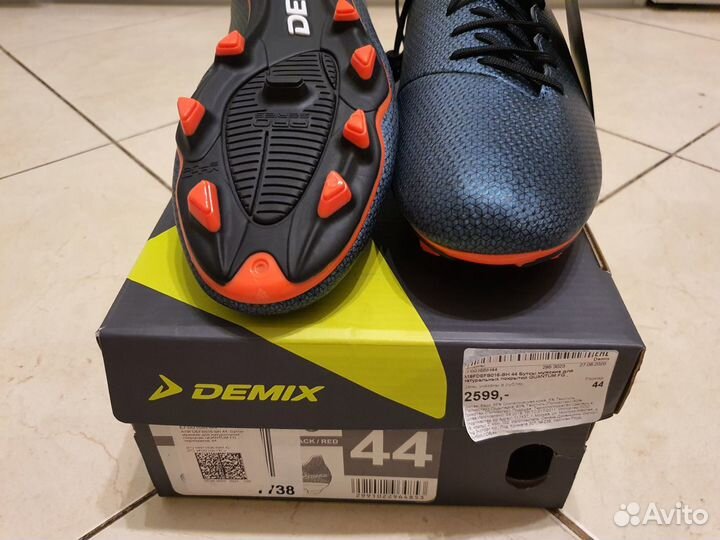 Футбольные бутсы р.44 Новые