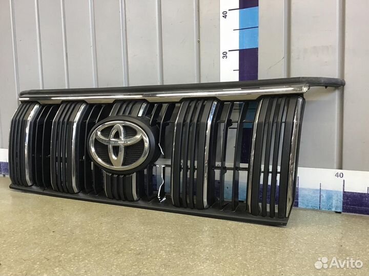 Решетка радиатора Toyota Land Cruiser (150) -Prado