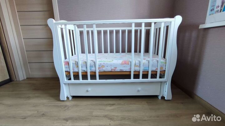 Кровать с маятником Лель + матрас,бортики,балдахин