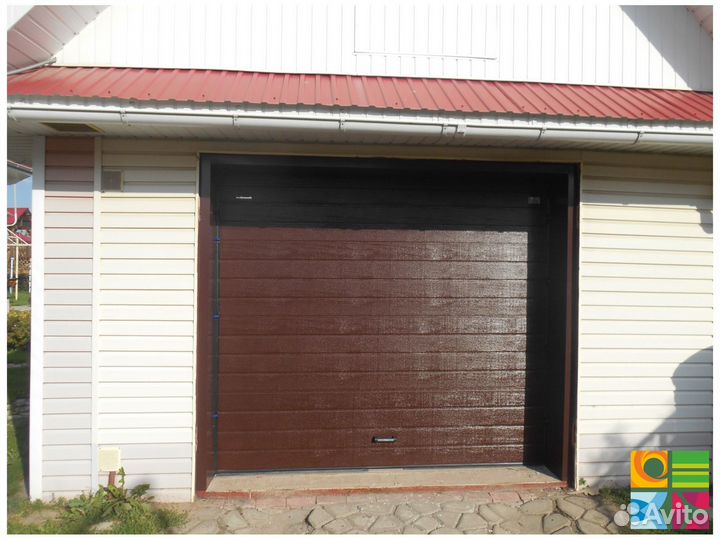 Секционные ворота для гаража alutech