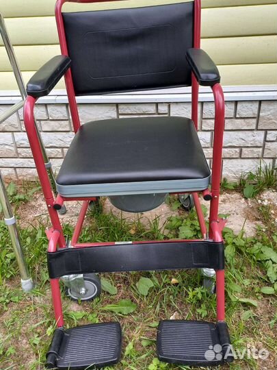 Кресло-каталка с санитарным оснащением