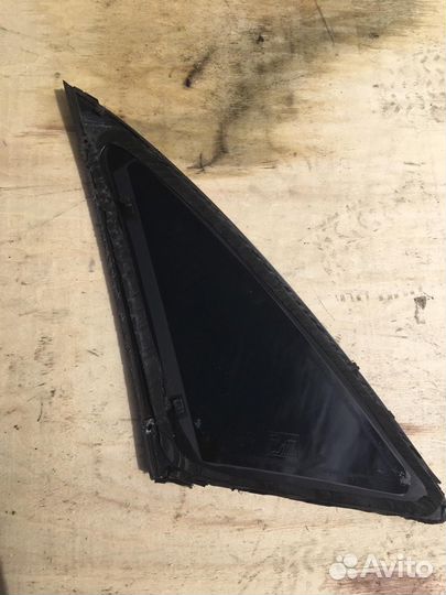 Форточка задняя левая Audi A4