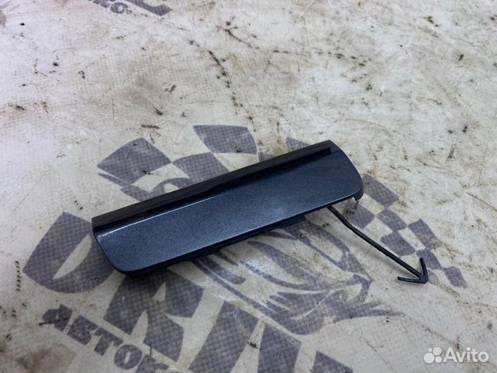 Заглушка бампера передняя правая Toyota Rav4