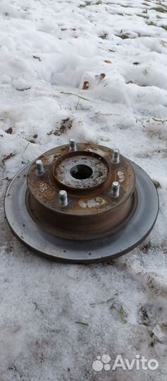 Покупал новое, проехал примерно 300 км