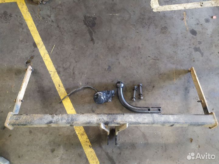 Фаркоп Фольксваген поло 2010-2020г