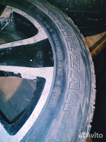 Bridgestone Blizzak DM-V1 225/60 R17 99R