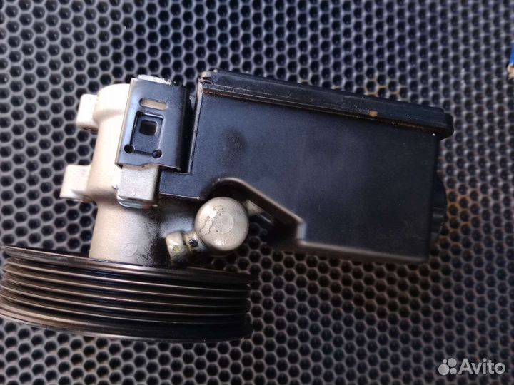 Насос гур rexton Кайрон