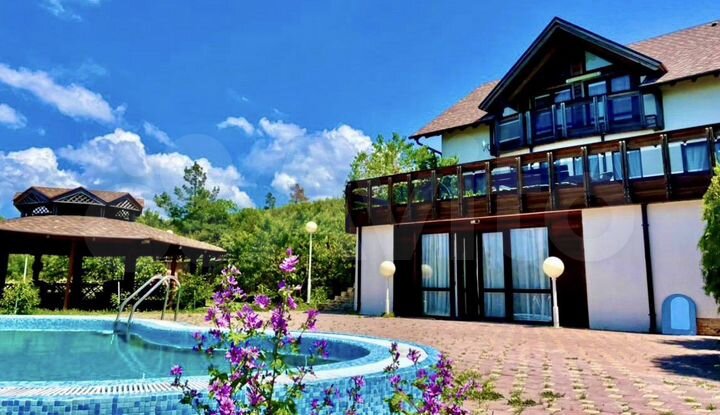 Дом 225 м² на участке 2,25 га