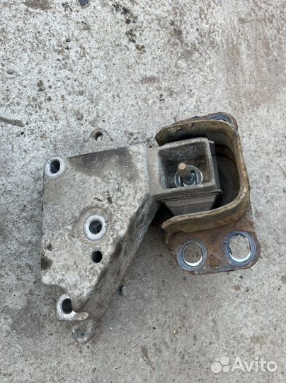 Кронштейн двигателя renault