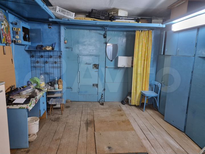 Гараж, > 30 м²