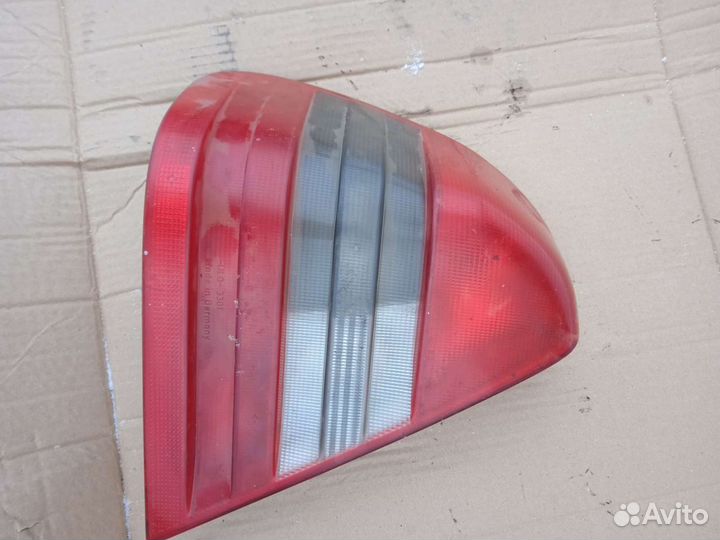 Фонарь задний левый Mercedes Benz W202