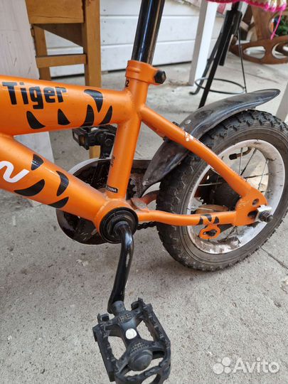 Детский велосипед четырехколесный 12
