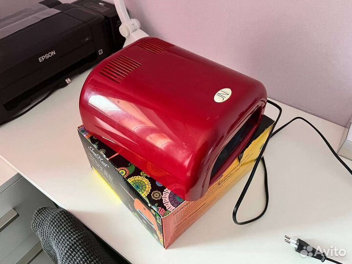 Уф лампа для ногтей