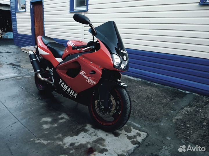 Yamaha yzf1000r thunderace