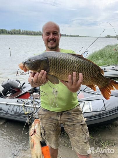 Лодка с мотором