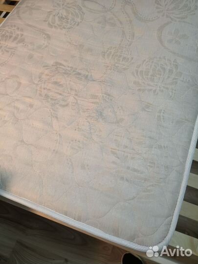 Кровать из массива дерева 90*200