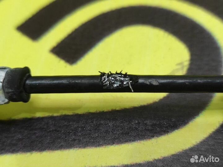 Трос стояночного тормоза задний левый Lexus Gs430