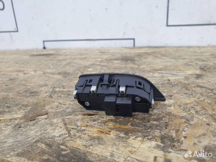 Кнопка центрального замка Mercedes-Benz Gl-Class