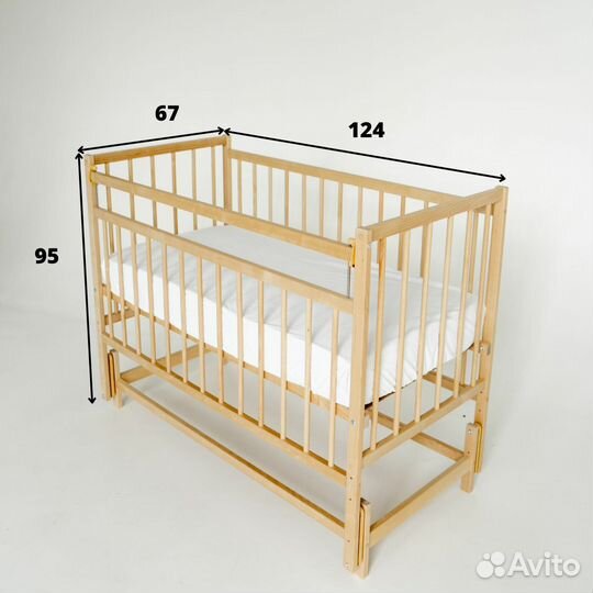 Детская кроватка с маятником