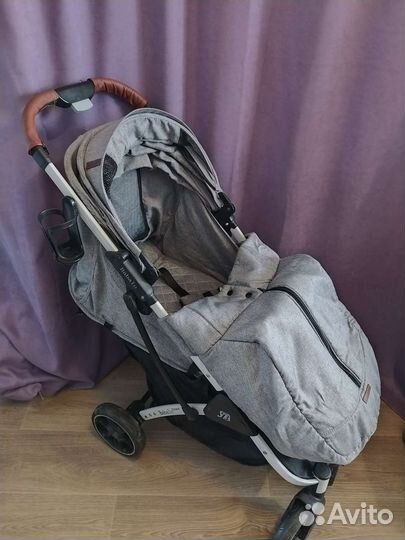 Прогулочная коляска. В подарок эрго рюкзак