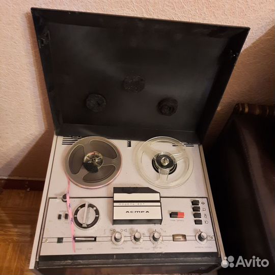 Катушечный магнитофон