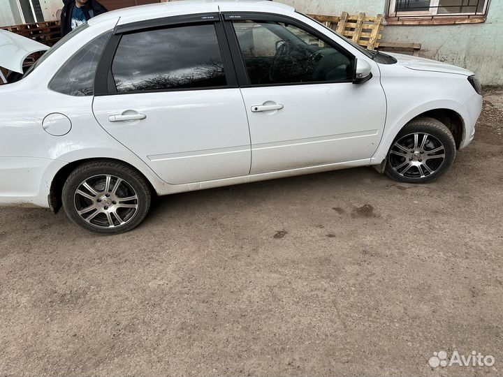 Диски X'trike X-105M 6,0\R15 4*98 ET35 d58,5 BK/FP