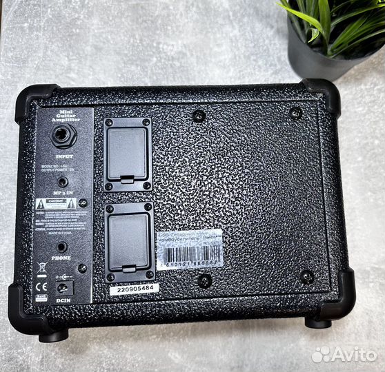 Гитарный мини комбоусилитель Belcat I-5G