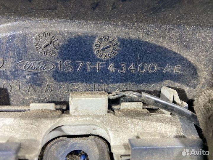 Накладка крышки багажника Ford Mondeo 3 (00-07)